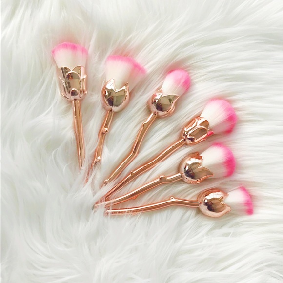 Rose Gold Other - Rose shaped handle Make Up Brushes💕✨